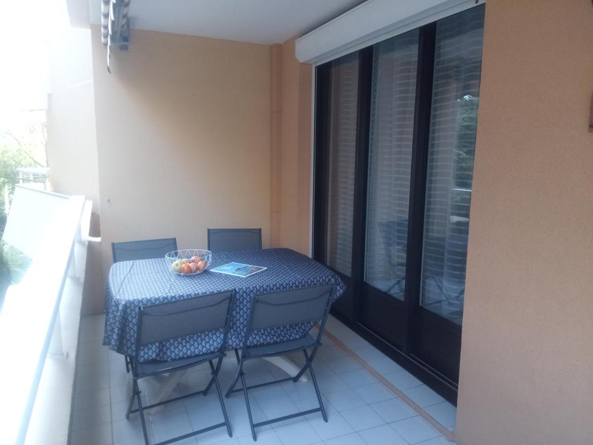 Frejus Plage, Appartement Entier , Piscine,Parking,Plage A 200M Экстерьер фото